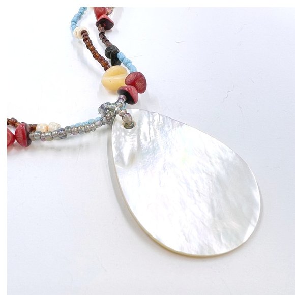 NWOT – Mother of Pearl Teardrop Pendant Seed Bead 16” Silver Tone Necklace - Picture 5 of 8